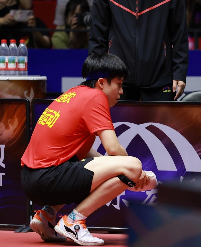 爱游戏官方网站-国乒在比赛中受伤退赛，电竞国家队主帅表示担忧(lck2025赛程一览表图)