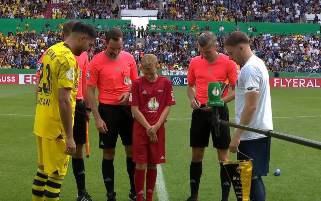 爱游戏电竞入口-德国杯倒计时，埃因霍温赛前临场应变，细节引发关注，媒体盛赞，资深球员宣示担当的简单介绍